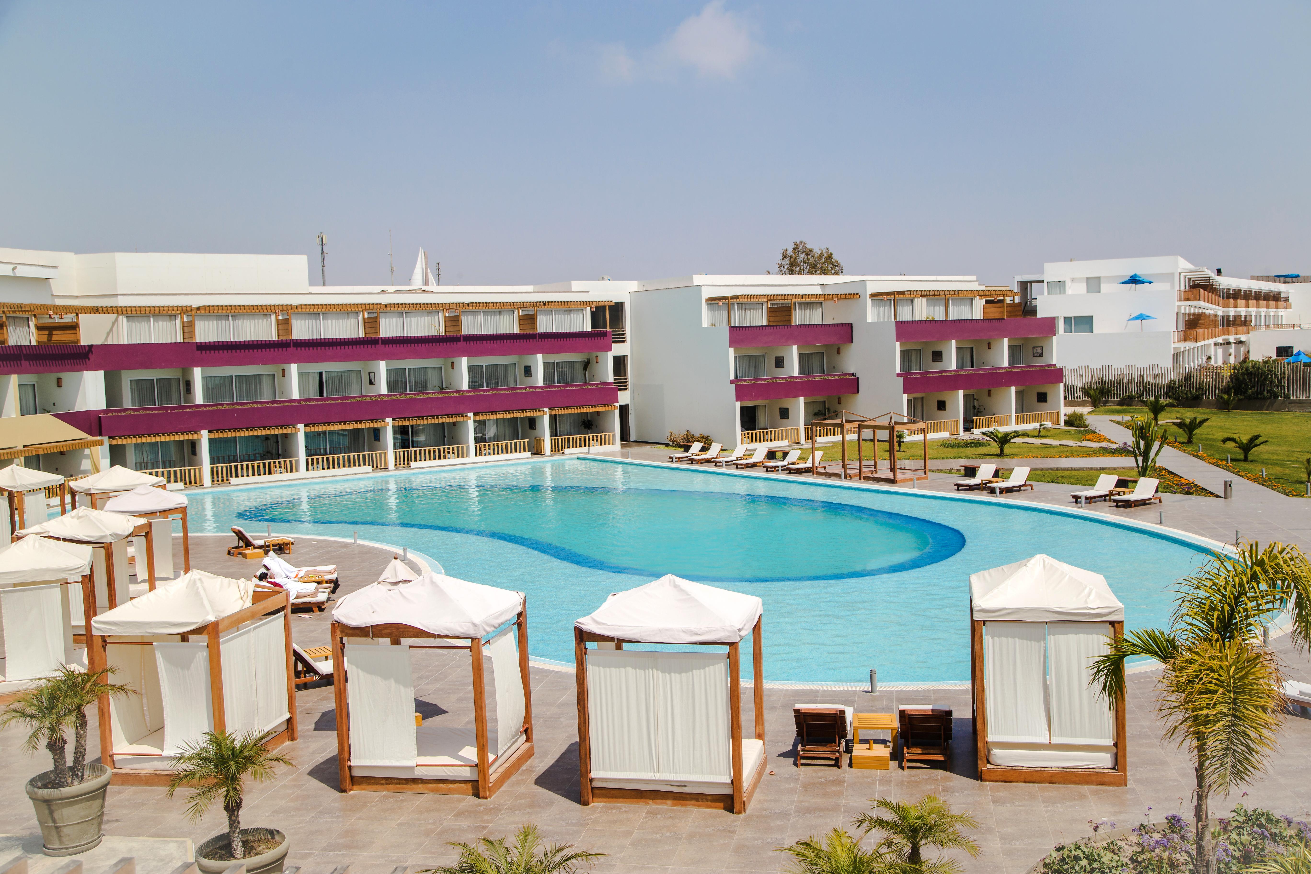 Aranwa Paracas Resort and Spa pool area