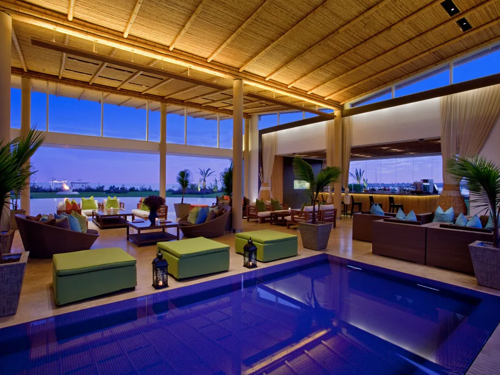 Hotel Paracas resort grounds in Paracas